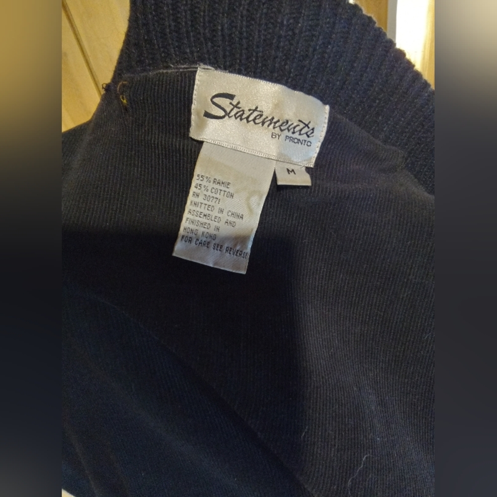 Woman's Jacket By Statement - image 3